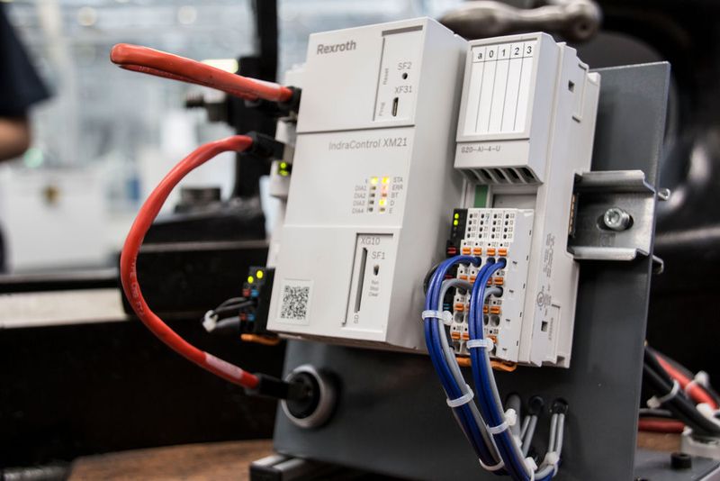 Die werden dann zum zentralen IoT-Gateway geschickt... (K.Juschkat/konstruktionspraxis)