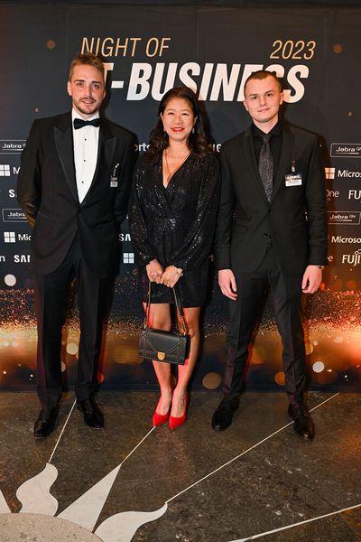 Peter Voigt (etree) mit Amanda Chen und Damian Noethe (Digital Data) (Bild: Hannes Magerstädt)