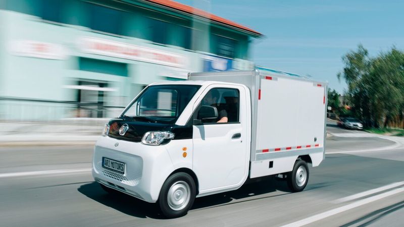 In der Höhe wächst der 458 mit Kofferaufbau von 1,69 auf 1,93 Meter, der Radstand verlängert sich um 32 Zentimeter.  (Bild: Ari Motors via Autoren-Union Mobilität)