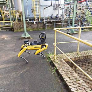 Dabei arbeitet der Essener Chemiekonzern eng mit dem Start-up Energy Robotics zusammen.(Bild:  Evonik)