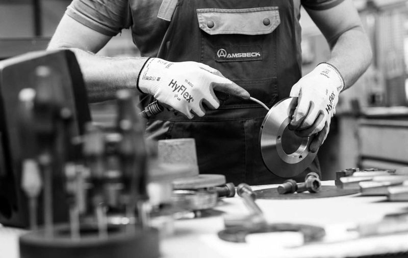 Installation: Centrifugal clutches should always be precisely matched to the machine.(Source:  Amsbeck Machine Technology)