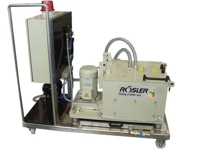 Die Zentrifugen von Rösler mit manuellem und automatischem Schlammaustrag trennen Prozessflüssigkeiten in Fest- und Flüssigstoffe und entfernen dabei auch Feinpartikel.  (Rösler Oberflächentechnik)