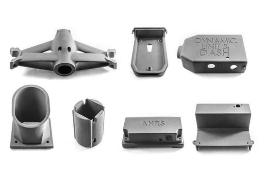 (3D-gedruckte PA12-Nylonteile werden für Kamera- und Displayhalter, Elektronikbehälter und Kühlkanäle in den Fahrzeugen verwendet. Bild: Sintratec)