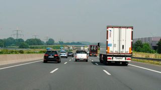 Der Verkehrsbereich bietet große Einsparpotenziale beim Ölverbrauch. (gemeinfrei/Pixabay)