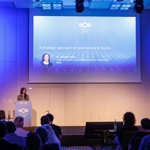 Dr. Sachiko Muto, Vorsitzende des OpenForum Europe and Senior Researcher am Research Institutes of Sweden (RISE), informierte in ihrem Vortrag über die Aktivitäten der EU für die Förderung von Open Source für Digitale Souveränität.(Bild:  Nextcloud)