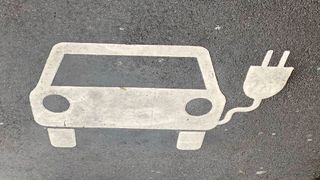 Die Förderung für E-Autos wird stufenweise verringert. (Bild: Seyerlein/»kfz-betrieb«)