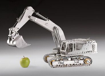 Liebherr-Bagger-Modell im Massstab 1:14,5 aus Aluminium. (Bild: Panolin)
