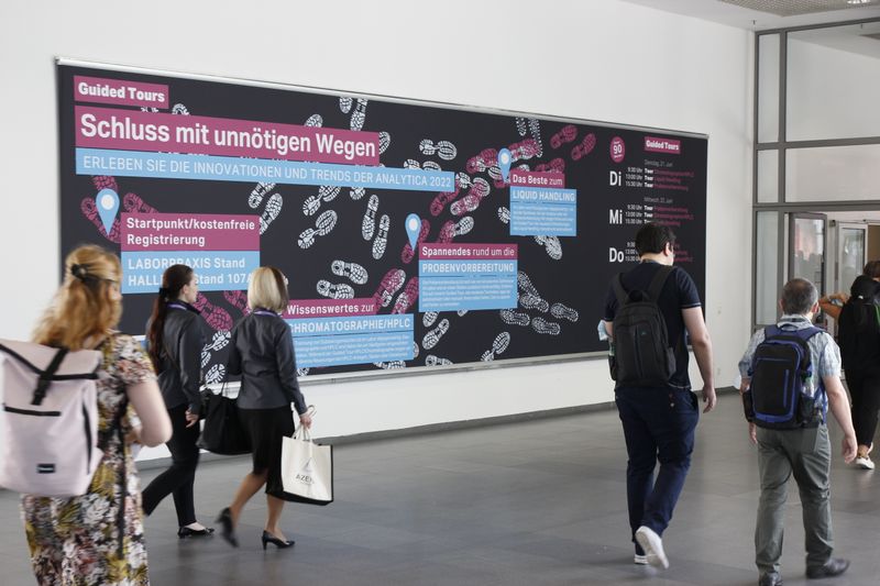 Die Guided Tours von LABORPRAXIS führten Besucher zu ausgewählten Ständen für die Themen HPLC, Liquid Handlind oder Probenvorbereitung (mehr dazu später in dieser Bildergalerie). (LABORPRAXIS, C. Lüttmann)