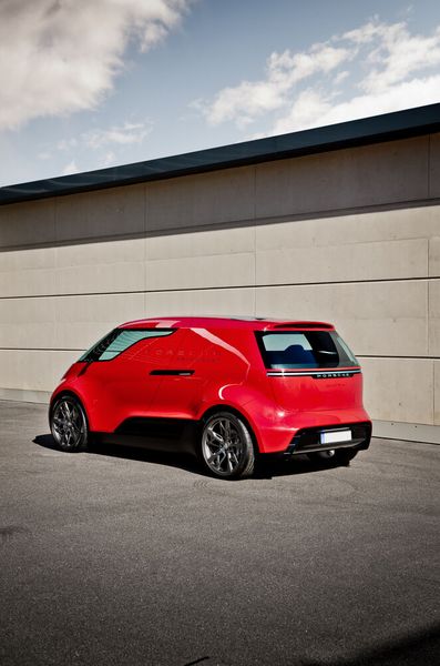 Der Einzelsitz bietet ein sportliches Fahrerlebnis, gewährt den Fondpassagieren freie Sicht nach vorn – und nimmt im autonomen Fahrmodus weniger Raum ein als eine konventionelle Sitzreihe. (Bild: Porsche)