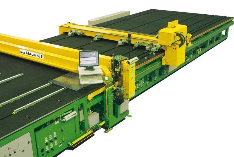 Bild 3: Bei den X-Y-Glas-Brech-anlagen von Hegla variiert die Anzahl der benötigten I/O-Module in Abhängigkeit der Komplexität der Verarbeitung. (Archiv: Vogel Business Media)