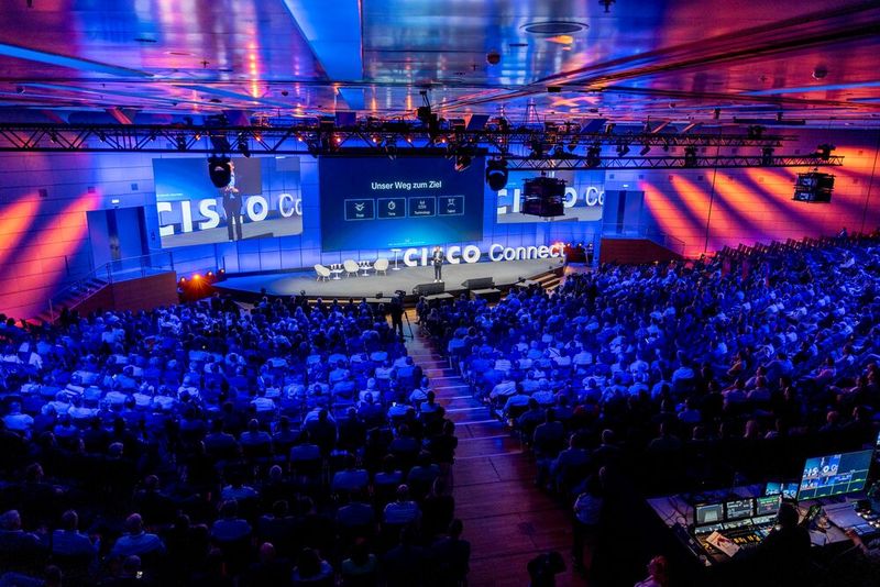 1.300 Kunden und Partner kamen ins Kongresszentrum nach Frankfurt. (Bild: Cisco)