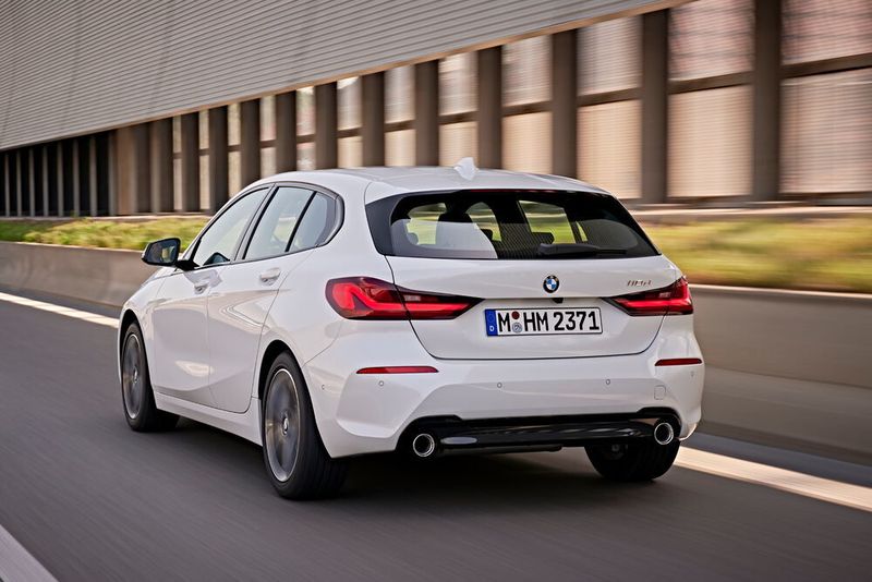 Optisch hat sich der BMW 1er deutlich verändert. Auffällig ist die höher bauende Karosserie. (BMW)