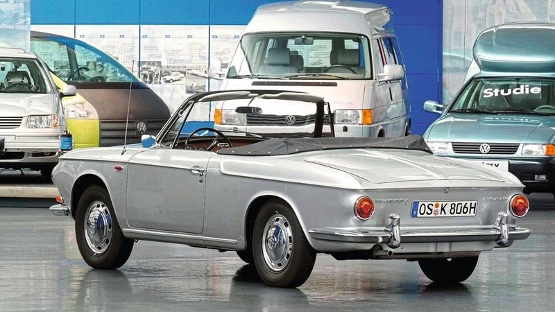 Neben dem Coupé sollte ursprünglich, wie beim kleinen Karmann-Ghia, auch eine Cabriolet-Version angeboten werden. Es entstanden wahrscheinlich nur zwölf Fahrzeuge (Prototypen und Nullserie).  (Bild: VW AG)