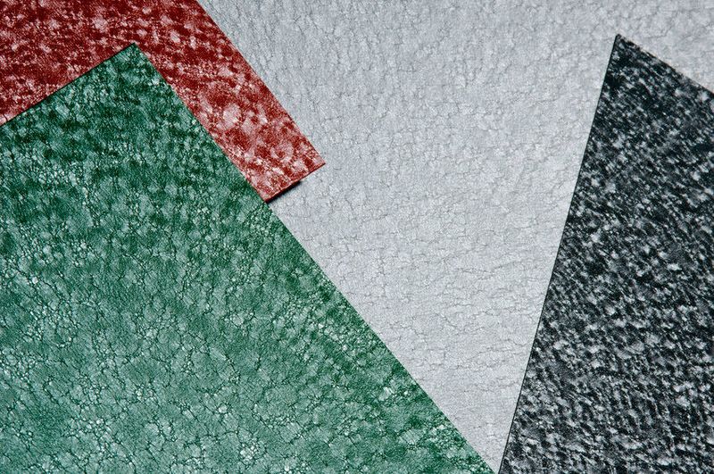 Schillernde Effekte mit Oberflächen aus Pladur Relief Icecrystal. (Bild: Thyssenkrupp)