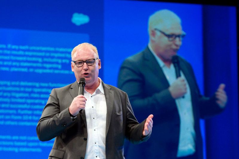 Joachim Schreiner, Senior Vice President und Deutschland-Chef von Salesforce nutzte die breite Audience um zu unterstreichen, welch großen Stellenwert der deutsche Markt für Salesforce hat. (Deutsche Messe)