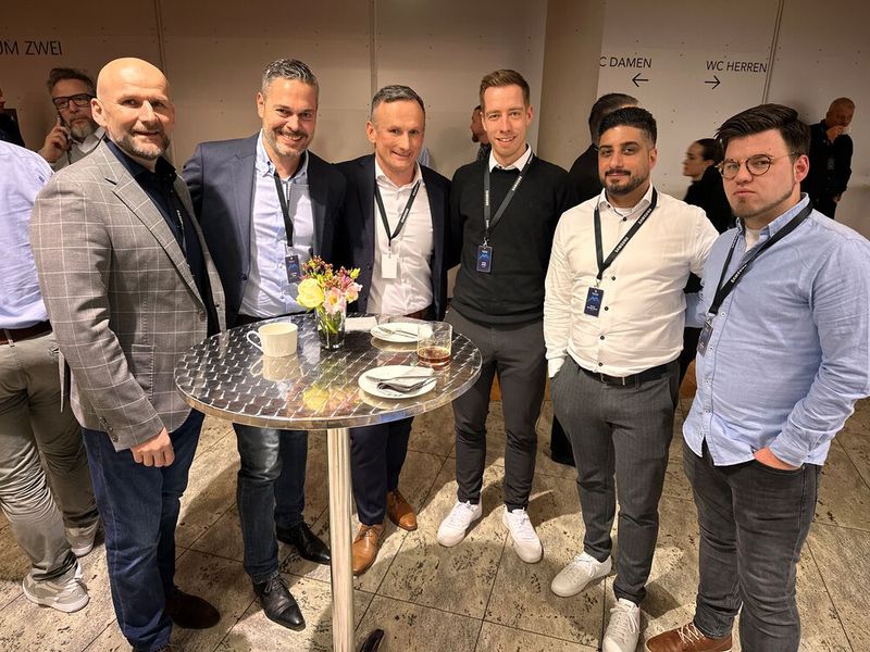 (v. l.) Tom Kompes & Christian Bedel (Littlebit), Wojtek Rudko (Samsung), Yannik Schäfer und Sherwin Rahmani-Tehrani (Alternate) & Paul Nicodemus (bluechip). (Bild: Vogel IT-Medien GmbH)