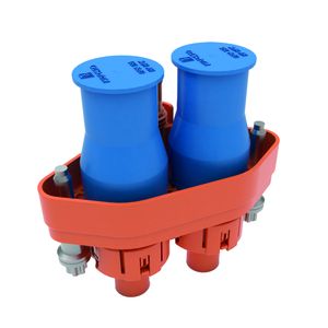 Der HV-Schutz GPN 391 aus 100 Prozent PCR im eingesetzten Kunststoff bewahrt Stecker von Hybrid- oder Elektrofahrzeugen vor Korrosion und mechanischer Beschädigung. (Bild: Pöppelmann)