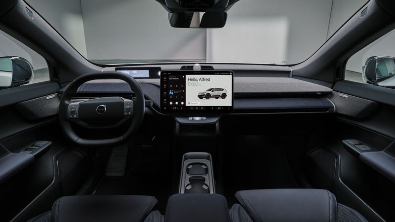 Der EX60 Cross Country mit dunklem Interieur. (Bild: Volvo)