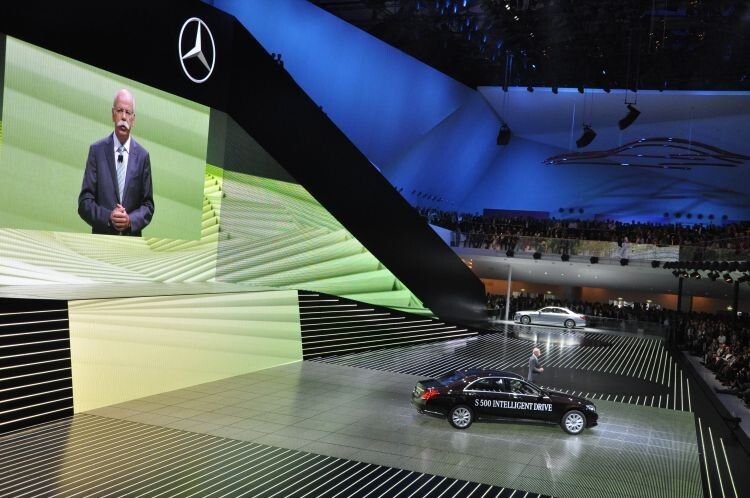 Bei der IAA-Pressekonferenz stellte Daimler-Chef Dr. Dieter Zetsche die neuen Mercedes-Modelle vor. (Foto: Richter)