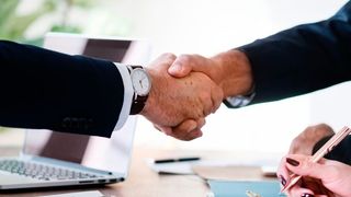 Der Embedded-Software-Spezialist soll von dem Finanzinvestor TPG übernommen werden.  (Bild: Pexels)