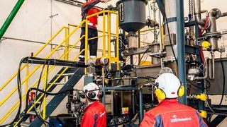 The project’s output will be a comprehensive proposal of a technology on an industrial scale based on pyrolysis to process waste plastics and rubber from tyres whose products may be used in the petrochemical industry to manufacture basic chemicals. (Orlen Unipetrol )