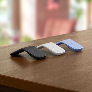 Logitech bietet die Consumer-Version der Mobi Fold in den drei Farben Graphite, Lilac und Off-White an. Die Business-Variante mit Logi-Bolt-Empfänger gibt es nur in Graphite.(Bild:  Logitech)
