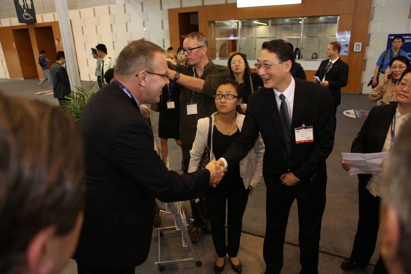 Auch hochrangige politische Delegationen kamen zur Messe. (Bild: AMB China)