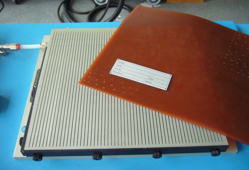 Schlitz-Vakuumspannplatte (Archiv: Vogel Business Media)