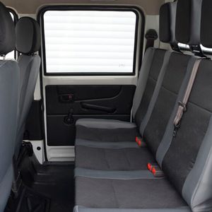 Mit Doppelkabine hat der 901 eine hintere Sitzreihe mit drei Plätzen.(Bild:  Ari Motors)