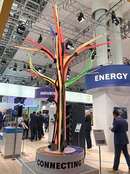 Ein Hannover-Messe-Veteran in Halle 11: Harting präsentierte seine Produkte für die Bereiche Energy, Industrie und Mobility. (Bild: Stefanie Michel)