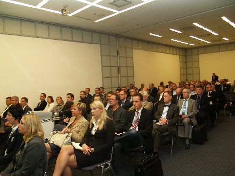 Gefüllte Stuhlreihen: Wie schon in den Vorjahren bei früheren Studienpräsentationen war das Interesse der Besucher sehr groß. (Archiv: Vogel Business Media)