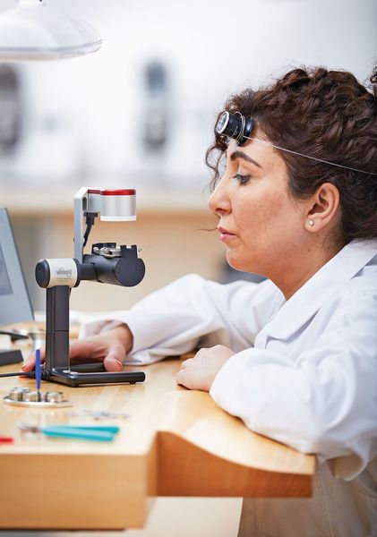 Bestand in den Anfangsjahren noch eine enge Bindung an die Uhrenindustrie, hat das CSEM mittlerweile sein Tätigkeitsfeld so erweitert, dass heute ein breites Spektrum an Technologien für die unterschiedlichsten Märkte angeboten wird. (CSEM)