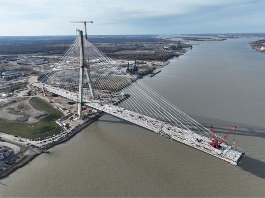 Die neue Gordie Howe International Bridge zwischen Kanada und den USA ist statt zum wirtschaftlichen Verbindungselement durch Donald Trump zum Spalt- und Drohwerkzeug geworden ...(Bild:  Burnsen)