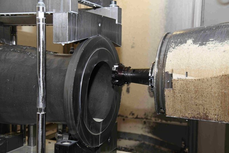 Bei der VETEC Ventiltechnik GmbH liess sich durch den Einsatz des tangentialen Walter ‘Blaxx’ Eckfräsers der Vorschub direkt um ein Drittel erhöhen. (Maik Neumann)