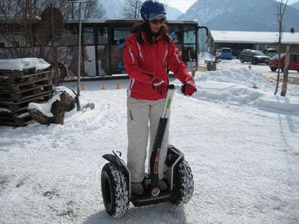 Segway im Schnee: Yvonne Weise (Bechtle)   (Archiv: Vogel Business Media)