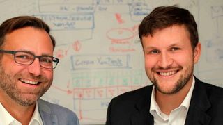 Mehr Transparenz durch offene Daten: IT-Leiter Stefan Domanske (links) und Projektleiter Hendrik Lampe vom Landkreis Lüneburg haben bereits über 100 Datensätze im Open-Data-Portal veröffentlicht. (Landkreis Lüneburg)
