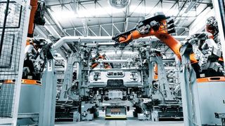 Flexibles fahrerloses Transportsystem im Lkw-Montagewerk von Mercedes-Benz
Türk in Aksaray. (Kuka)