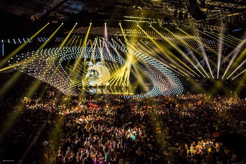 Osram bietet für die Zuschauer zum ersten Mal ein Licht-Voting an: Fans können über eine interaktive Anwendung innerhalb der offiziellen Eurovision-Song-Contest-App für ihre Lieblingssongs abstimmen. Jede Punktzahl steht dabei für eine Farbe.  (Osram)