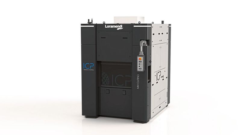 Die Wassermantelkerne werden anschließend in eigens von Loramendi entwickelten Entpackstationen, Mikrowellen und Reinigungszellen, entpackt sowie gehärtet und gesäubert und für den Abguss vorbereitet. (Bild: Loramendi)