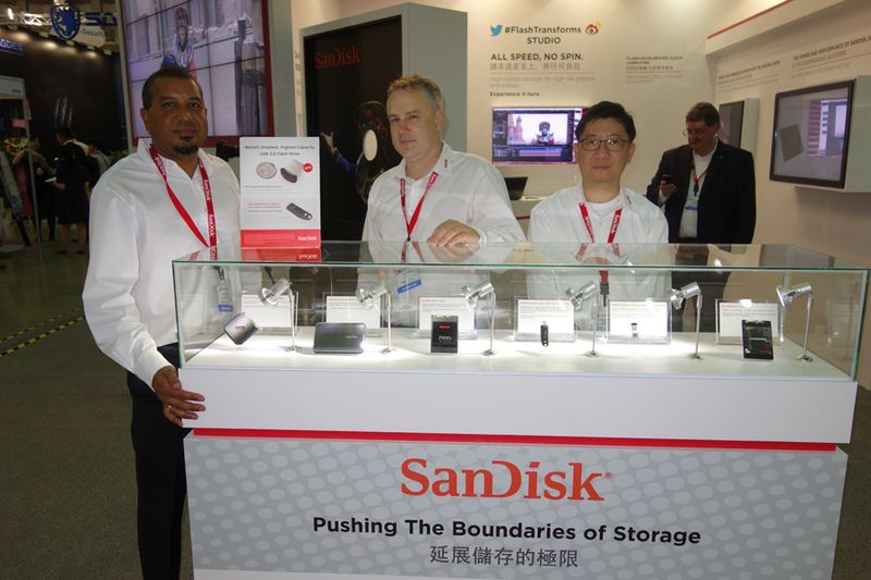 Das SanDisk-Team (v. l.): Elliot Zaki, Chris Marsh und Byron Chan (Bild: IT-BUSINESS)