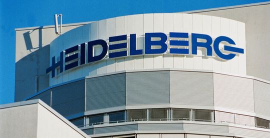 Heidelberger Druckmaschinen ist im Minus. Das soll sich aber durch diverse Sparmaßnahmen und strategische Schritte wieder ausgleichen lassen ...(Bild:  Heideldruck)