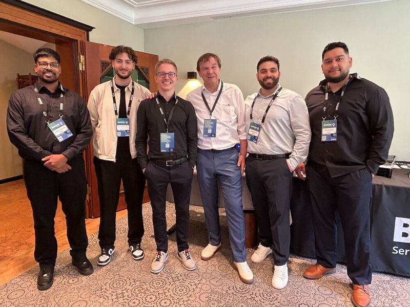 Ein Teil des Boston-Teams: (v. l.) Nirojan Jeyakumar, Farid Minhaj, Tilman Strübig, Bernd Vogel, Kubilay, Hurman und Florent Kryeziu (Bild: Boston)
