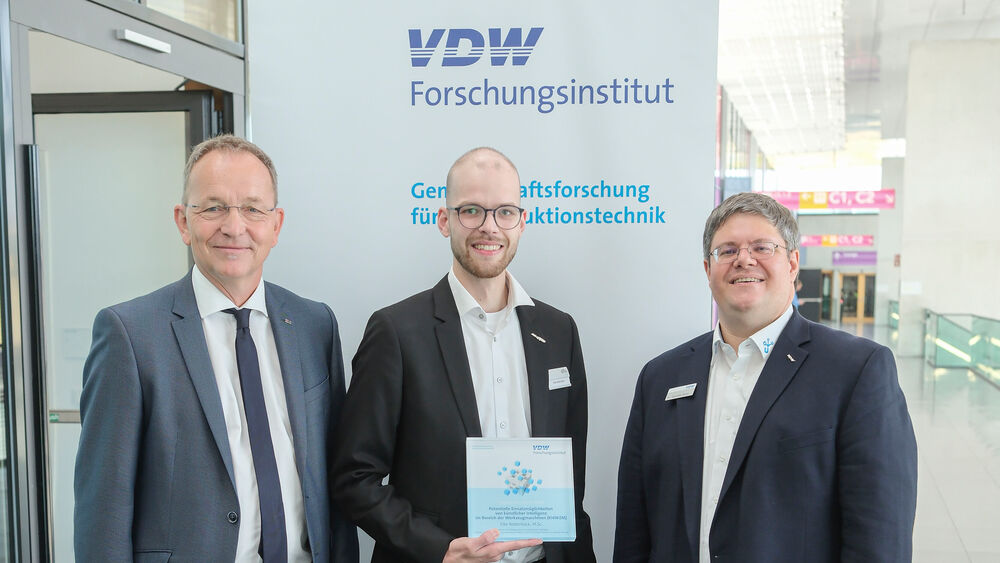 AI for Machine Tool Makers: Knowledge, Faults, Process Gains