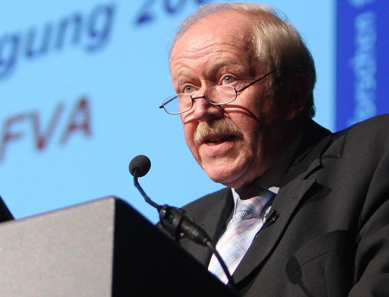 Prof. Manfred Hirt, Vorsitzender der FVA: „Kennzeichnend für die Projektgenese in der FVA ist der bottom-up-orientierte Prozess, sprich, wir müssen keinen politischen Themenvorgaben folgen. Erforscht wird in der FVA, was die Mitglieder zur Entwicklung ihrer Innovationen brauchen.“ (Archiv: Vogel Business Media)