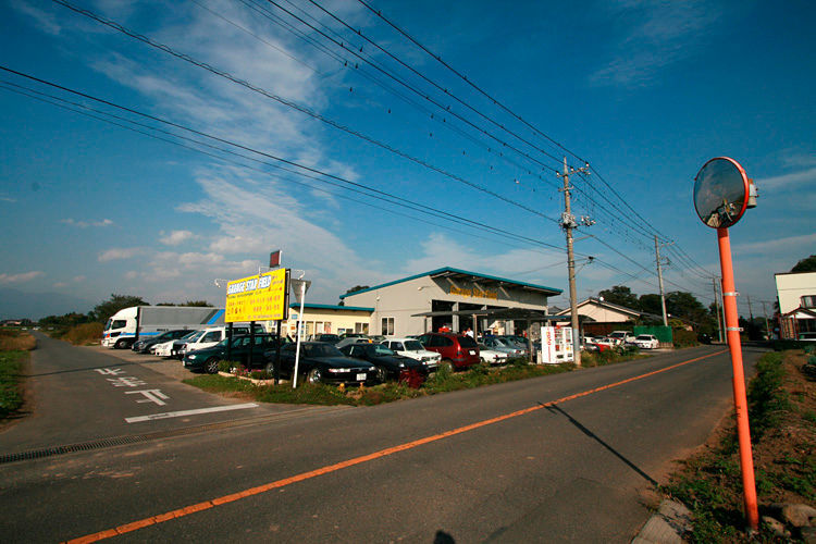 Wohl nirgends kennt man sich so gut mit dem Mazda Cosmo aus, mit dem die Geschichte vor fast genau 50 Jahren begonnen hat, wie bei der Star Field Garage anderthalb Stunden nördlich von Tokio. (Foto: SP-X/Benjamin Bessinger)