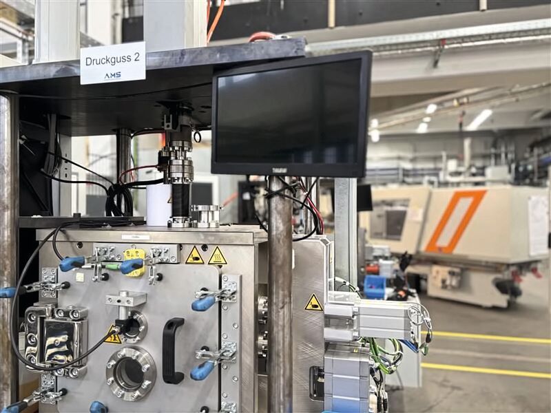 Druckgussanlage AMS in der Produktionshalle von Heraeus Amloy (Bild: Heraeus)