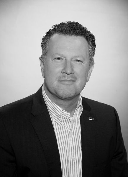Klaus Herbert, Area Category Manager Workstations, PPS Germany, HP: „HP-Workstations stehen in erster Linie für Leistung und Zuverlässigkeit, die beispielsweise das gemeinsame Arbeiten in Echtzeit an grafisch aufwendigen Projekten ermöglichen. Außergewöhnliche Formfaktoren, wie die All-in-One Workstation HP Z1 und die erste mobile Workstation als Ultrabook, geben den Anwendern Flexibilität, die sie mit einem derart leistungsstarken Produkt zuvor nie hatten. So können Konstrukteure das perfekte Modell für ihre ganz individuellen Arbeitsanforderungen finden und nicht nur im Büro, sondern auch vor Ort verwenden.“ (Bild: HP)
