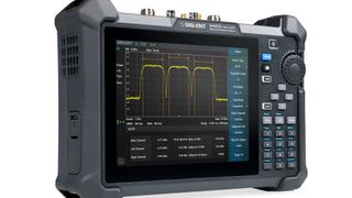 Der tragbare Spektrum- und Vektornetzwerkanalysator der Serie SHA850A von Siglent.  (Bild: Siglent)