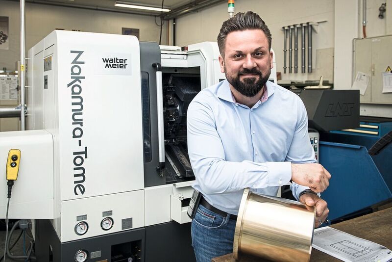 Branko Meljancic, Inhaber und Geschäftsführer der GGT Gleit-Technik AG, hat als CNC-Polymechaniker im Unternehmen begonnen und ist technologisch in der Gleitlager-Technik bestens bewandert.  (Thomas Entzeroth)