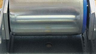 Weiterentwickelt: Mit den reduzierten Abmessungen kann die Bremstragrolle auch in Rollenschienen integriert werden. Bild: Euroroll (Archiv: Vogel Business Media)